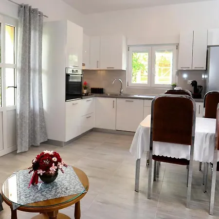 Apartman Mika *