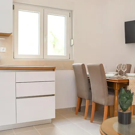 Mika Apartman Kaštela